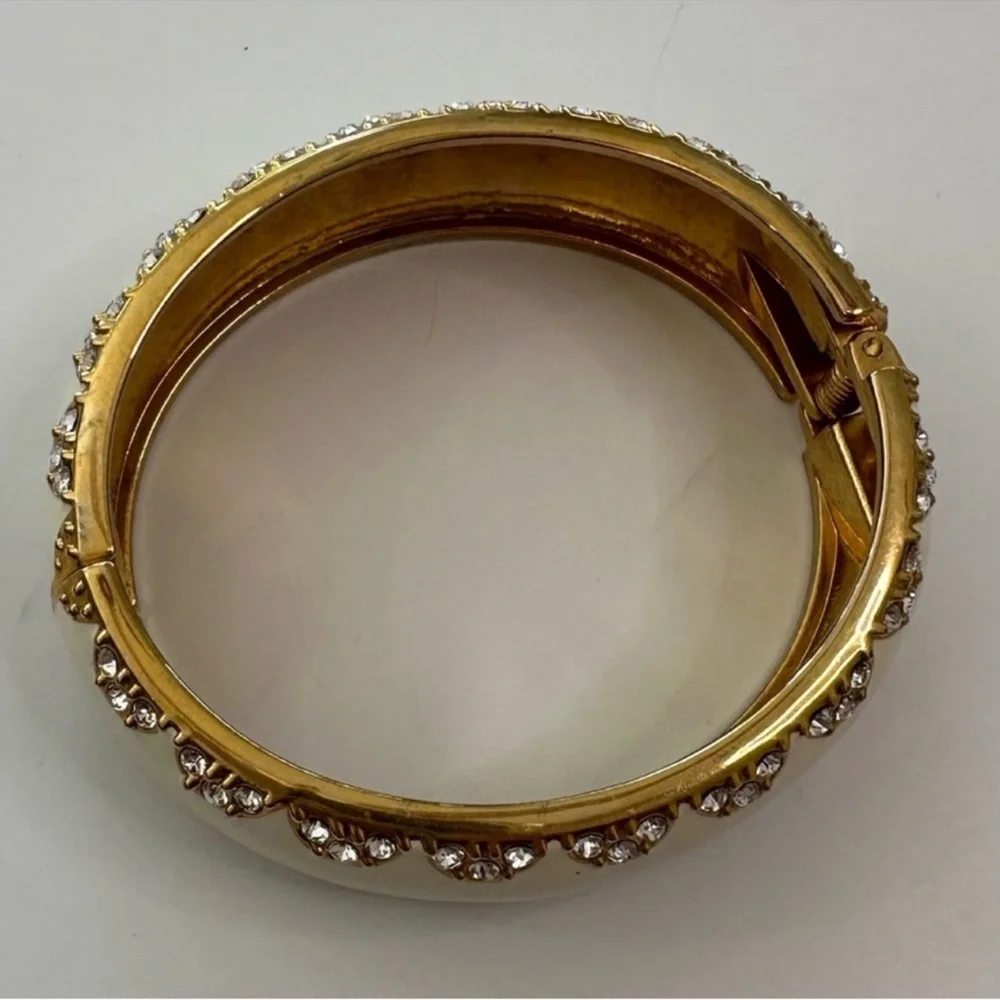 Stella and Dot SLOAN Enamel Rhinestone Bangle Hinged Bracelet Cream Gold Tone